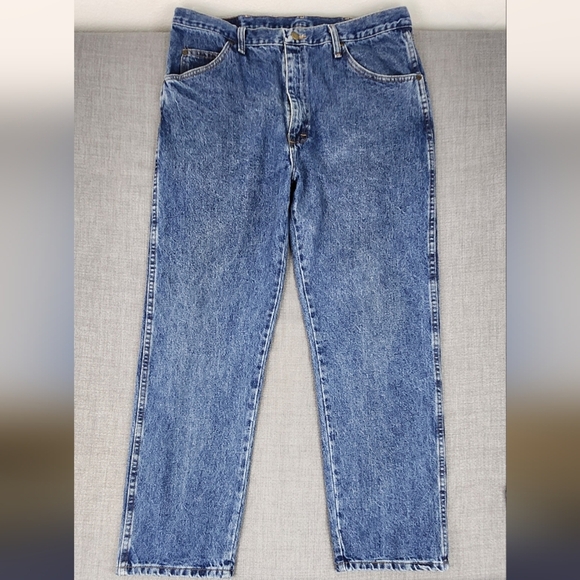 Wrangler Straight Leg Medium Wash Denim Jeans. 100% Cotton Size 38 × 30. - Picture 1 of 5